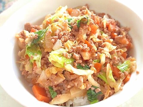 夏におすすめ!ひき肉たっぷりのスタミナ野菜丼♪